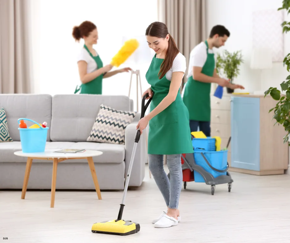 apartment cleaning team